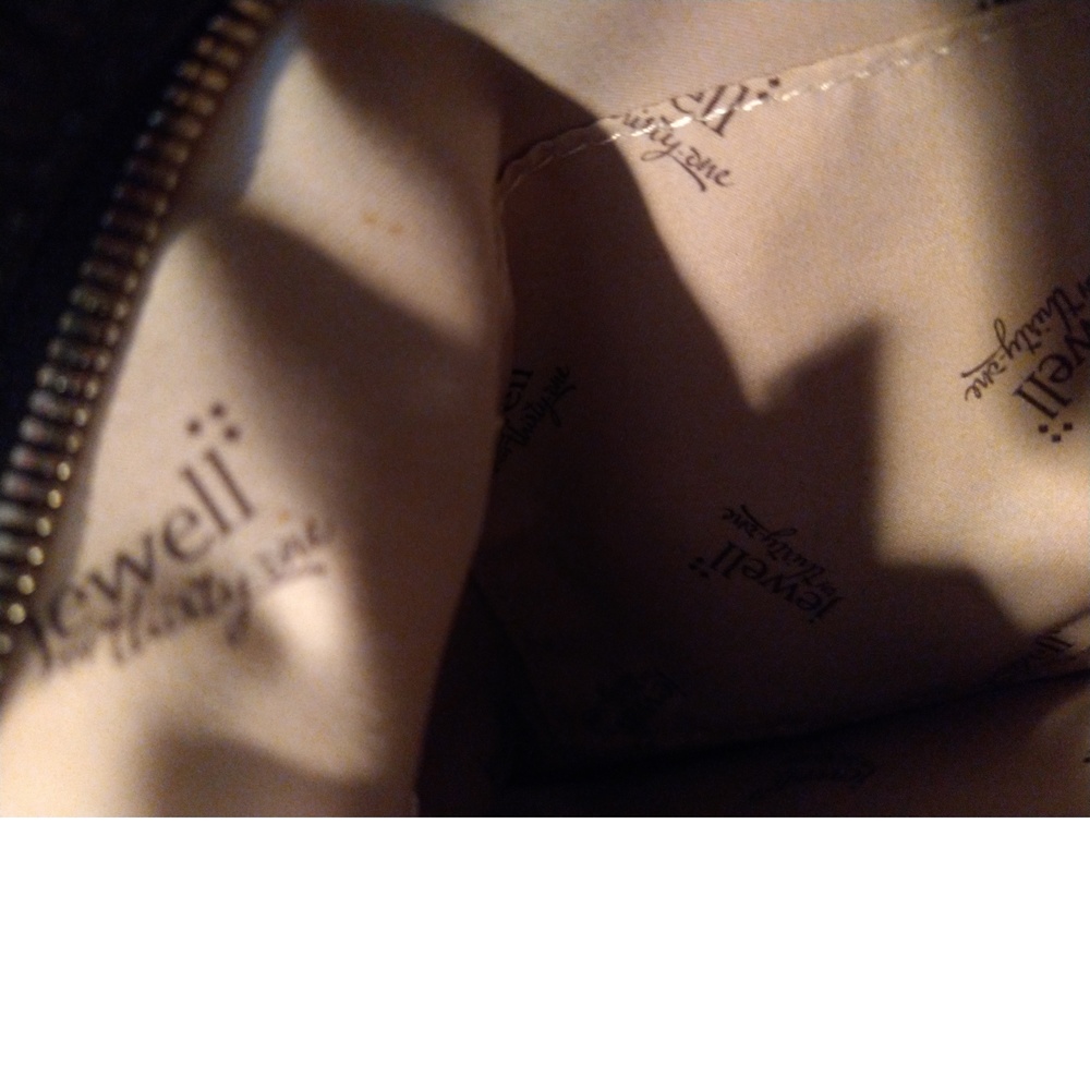 VERY NICE JEWELL BY THIRTY ONE BLACK & WHITE HANDBAG - NICE - Picture 8 of 8